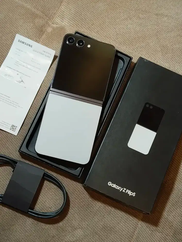 Samsung Galaxy Z Flip 5 5G 8/512GB Graphite SEIN RESMI