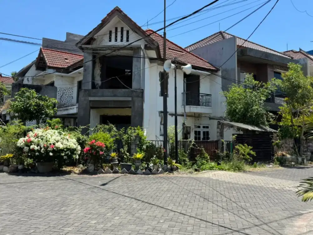 RUMAH HOOK HITUNG TANAH JALAN BESAR MANYAR KERTOADI
