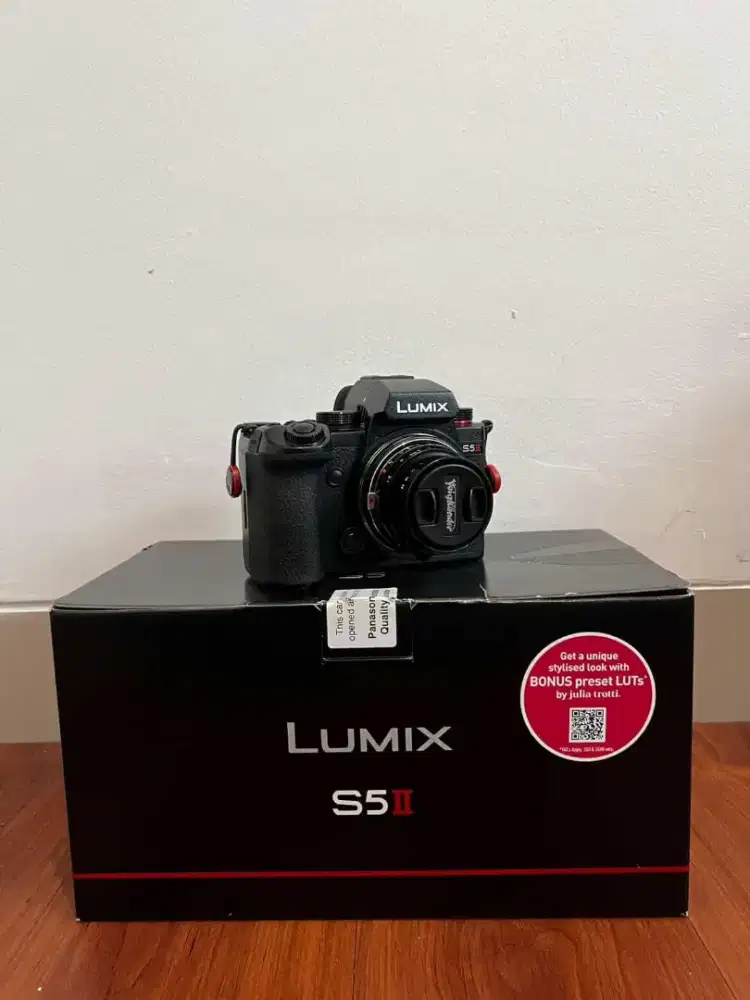 Lumix S52 body only