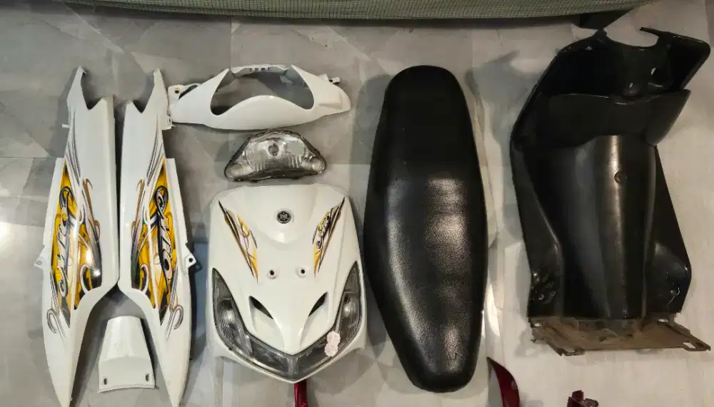 Body, banda/barang-barang mio smile