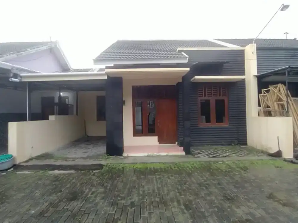 Dijual Rumah Siap Huni lokasi Kwarasan, Solo Baru