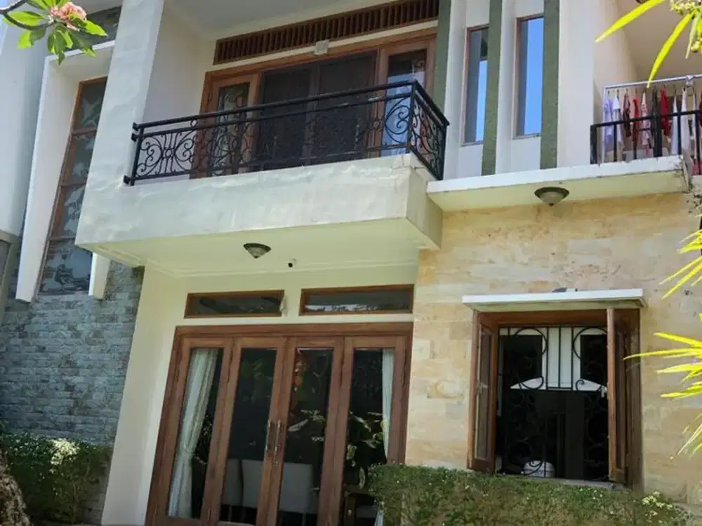 Villa Cantik Full Furnished Dijual, di Berawa, Canggu Area