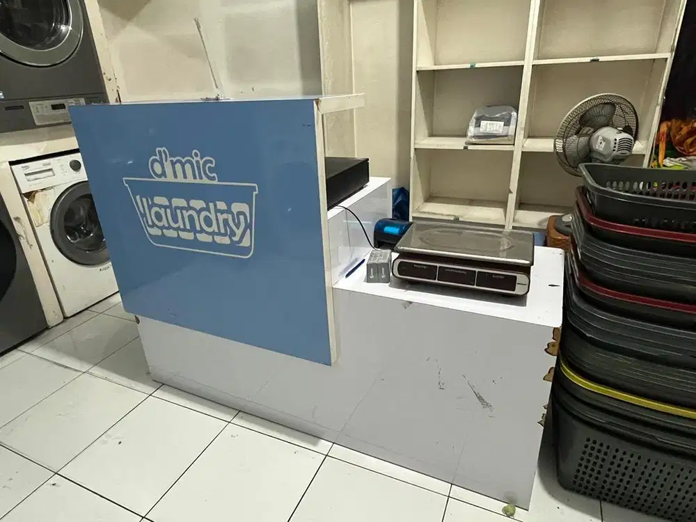 Meja Kasir Laundry Bekas