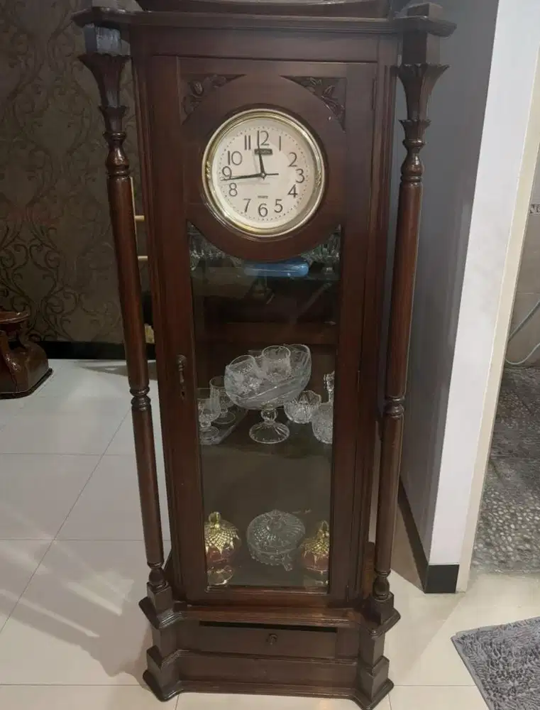 Lemari Jam Kayu Jati