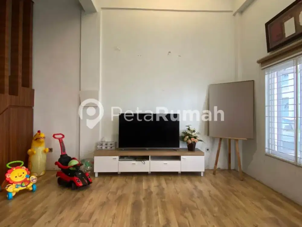 DIJUAL RUKO FULL FURNISH JALAN BANGAU KOMPLEK THE RAZTAN PALACE - DAERAH SUNGGAL (DEWI NATALIA)