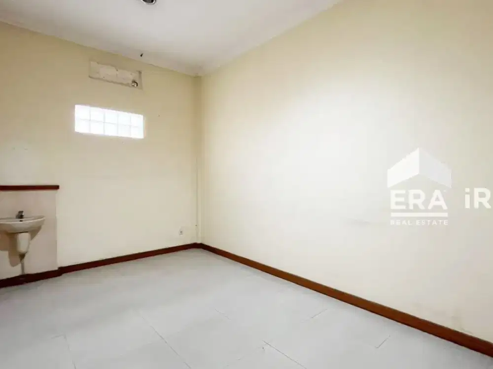 DISEWAKAN RUANG USAHA DI SOLO KOTA DEKAT NEO SOLO GRAND MALL, STASIUN PURWOSARI, PASAR PENUMPING