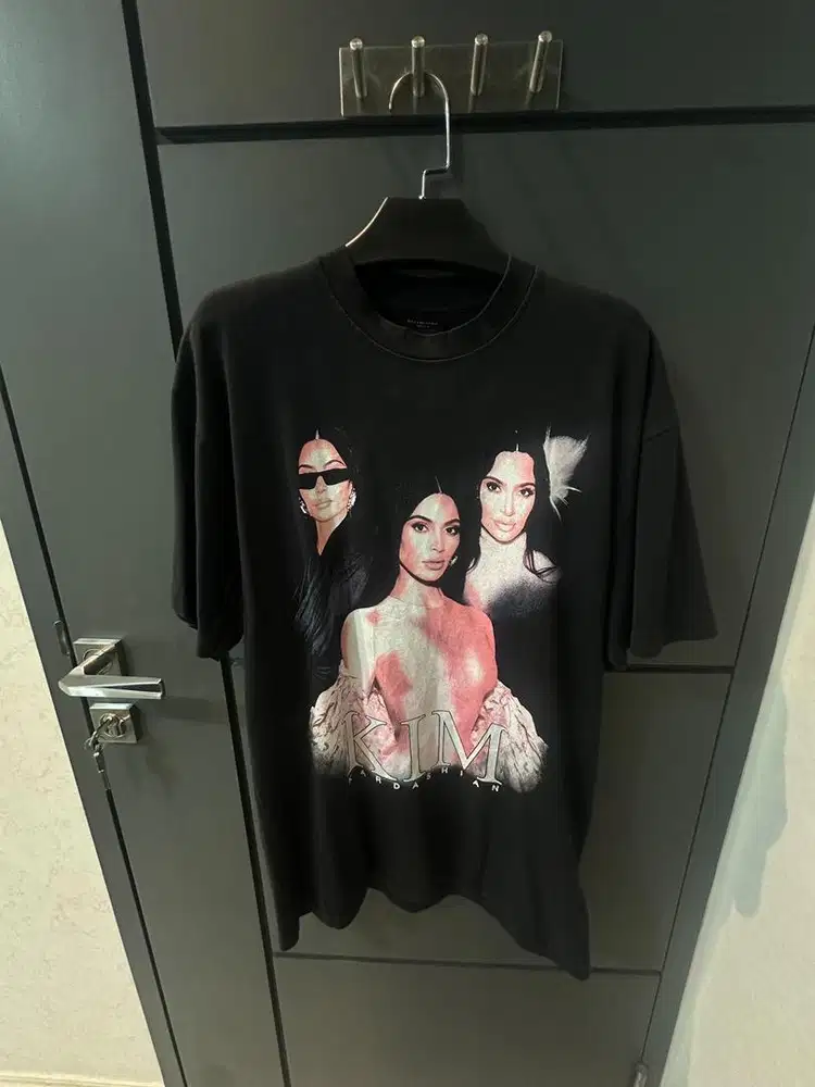 KAOS PRIA BALENCIAGA