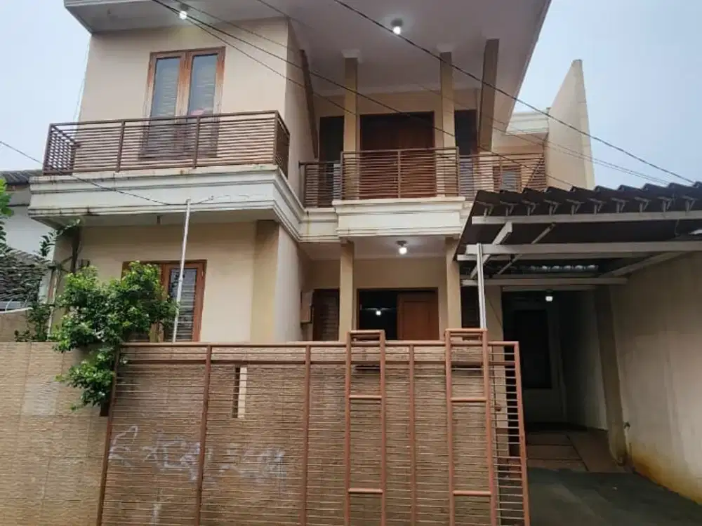 Dijual Rumah 2 Lantai  Di Ciputat 10 menit dari MRT Lebak Bulus