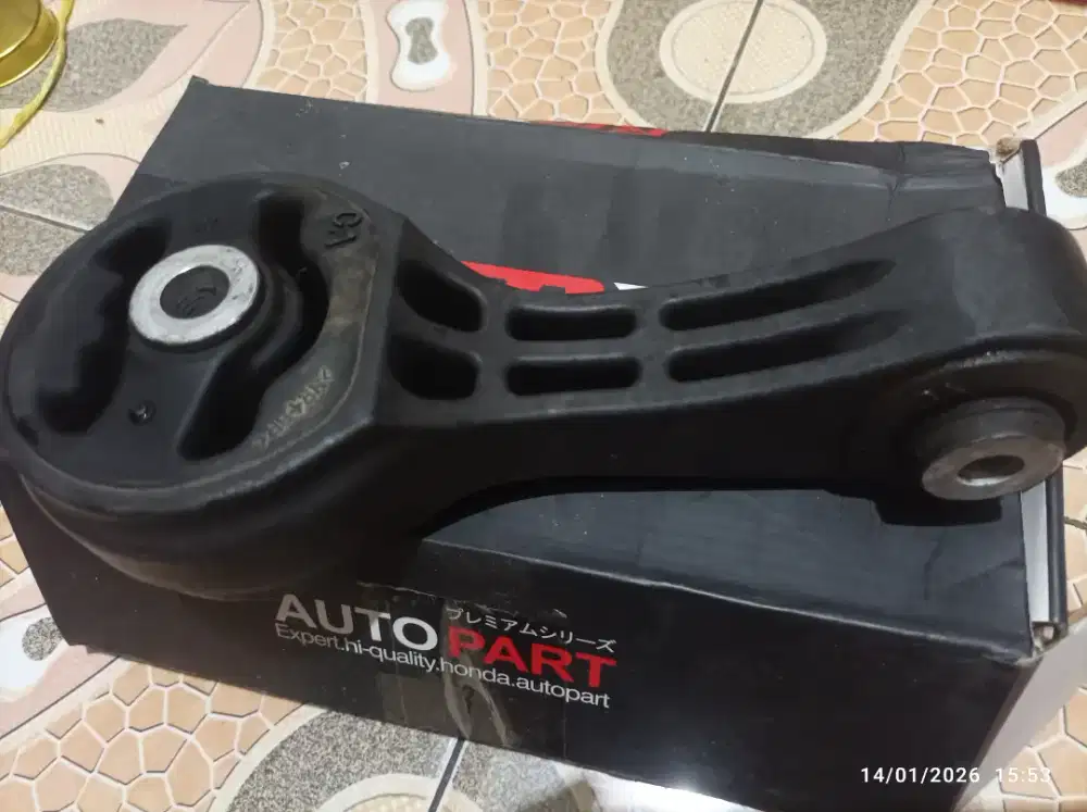 Monthing  belakang honda mobilio 2014