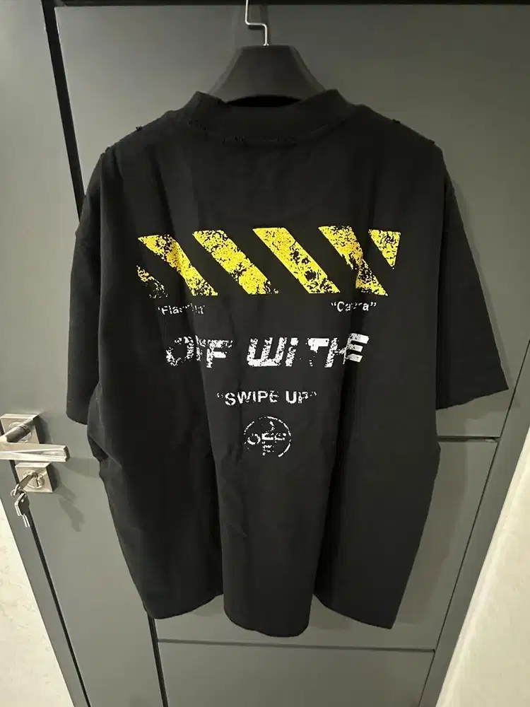 KAOS PRIA OFFWHITE