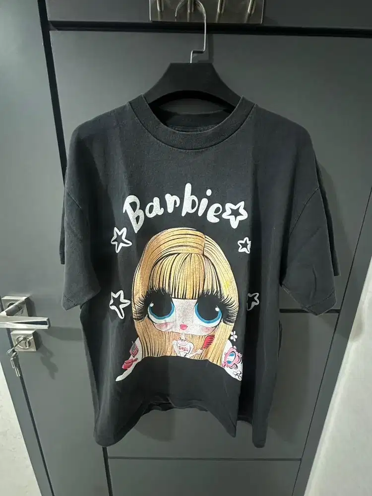 KAOS PRIA BARBIE VINTAGE BROCKHOME