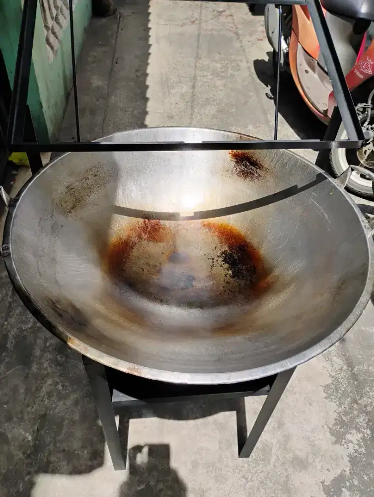 Di Jual Wajan Penggorengan Besar 70Cm.
Bahan Besi Cor.