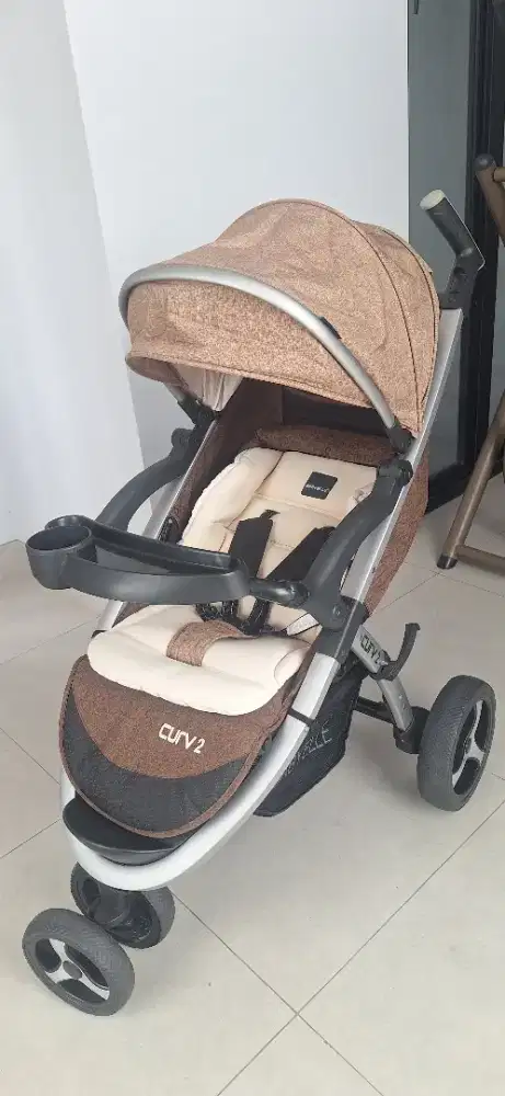 Babyelle curv2 stroller