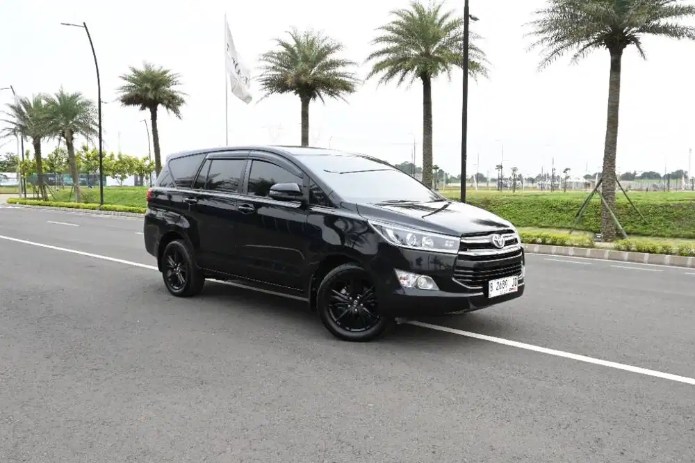 Innova Reborn 2.4 V Diesel 2019 Black