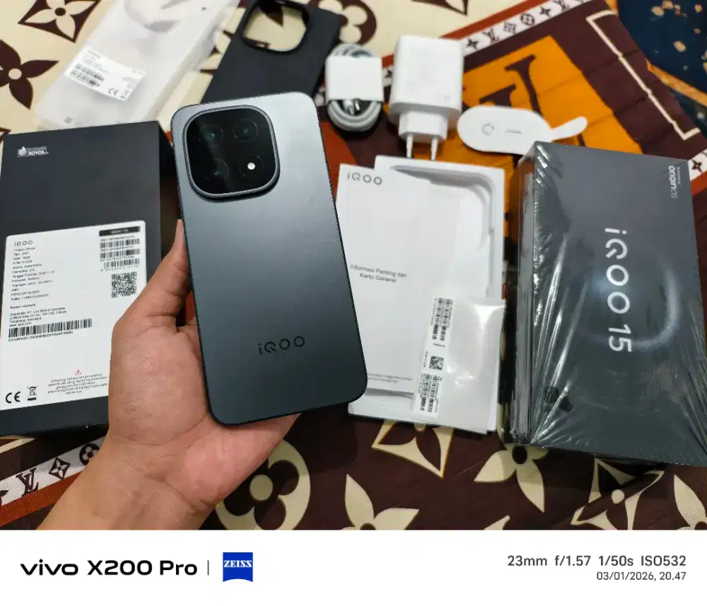 IQOO 15 Black Ram 16GB Internal 512GB Fullset Mulus Like New