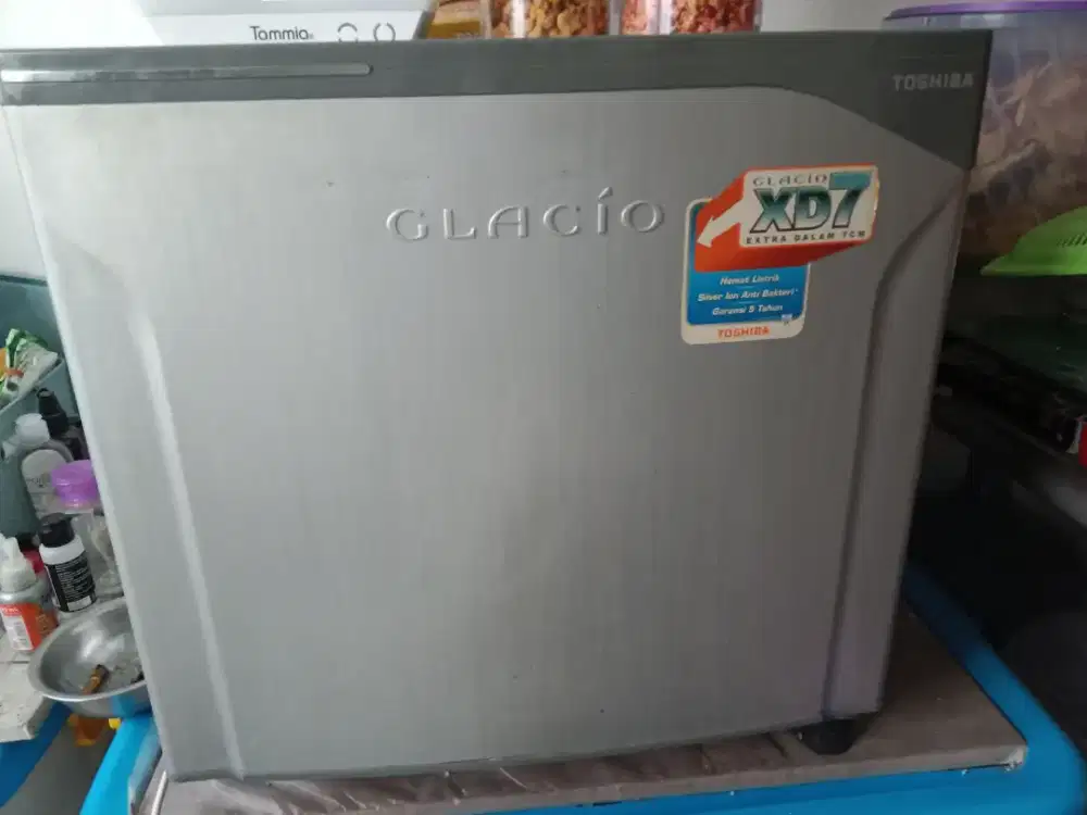 Kulkas kamar toshiba glacio mulus