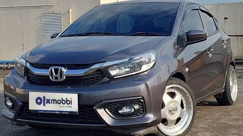 TDP 8,JT Honda Brio Satya 1.2 E Bensin-MT Abu-Abu 2023