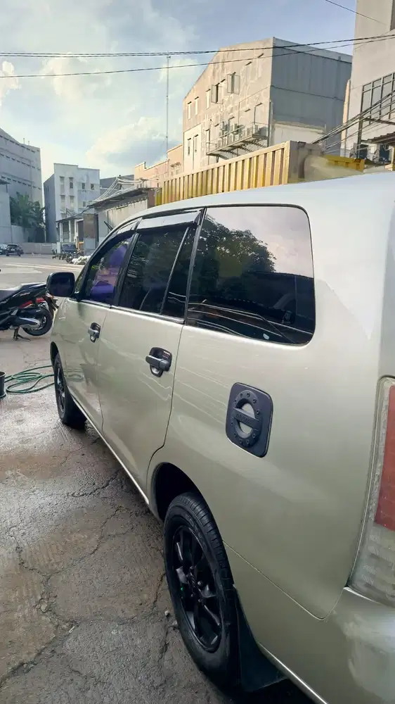 Toyota Kijang Innova v 2006 Bensin