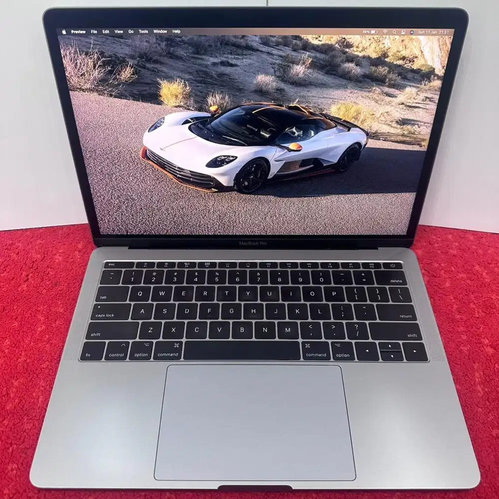 Macbook Pro 13 inch, 2017 Two Thunderbolt 3 Ports Non TouchBar