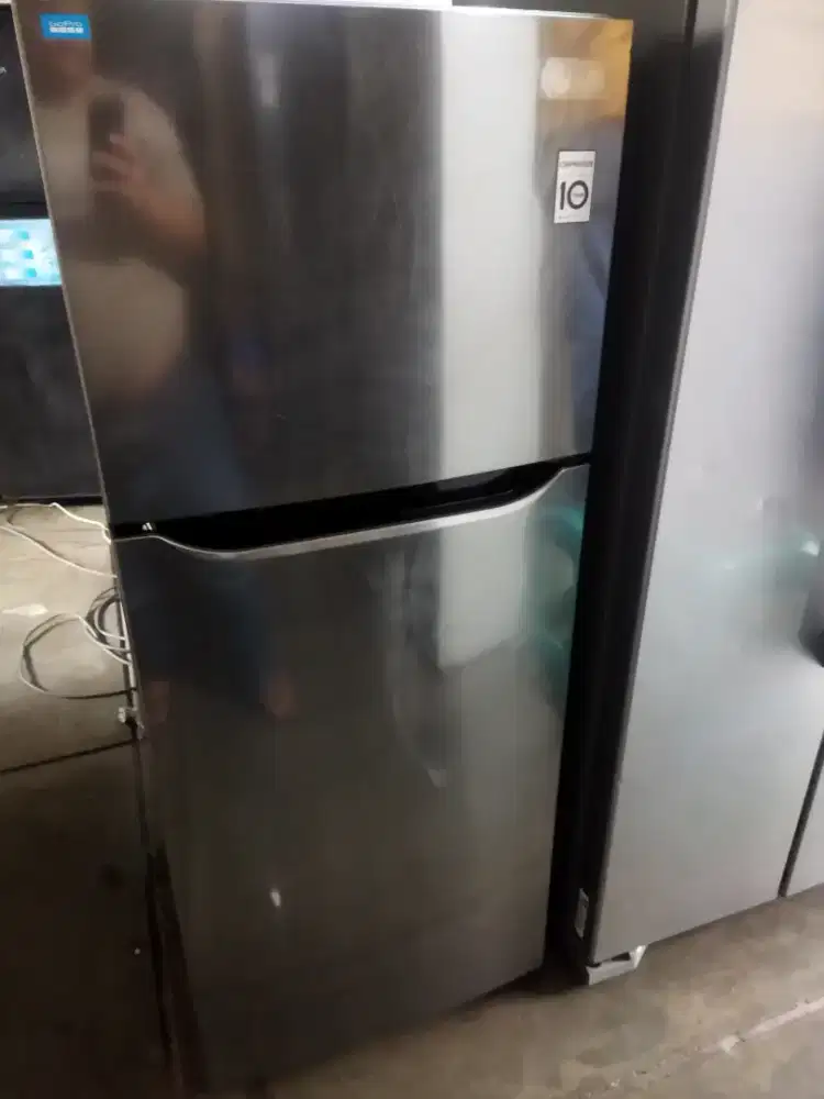 Kulkas LG 2 Pintu Minimalis Mulus