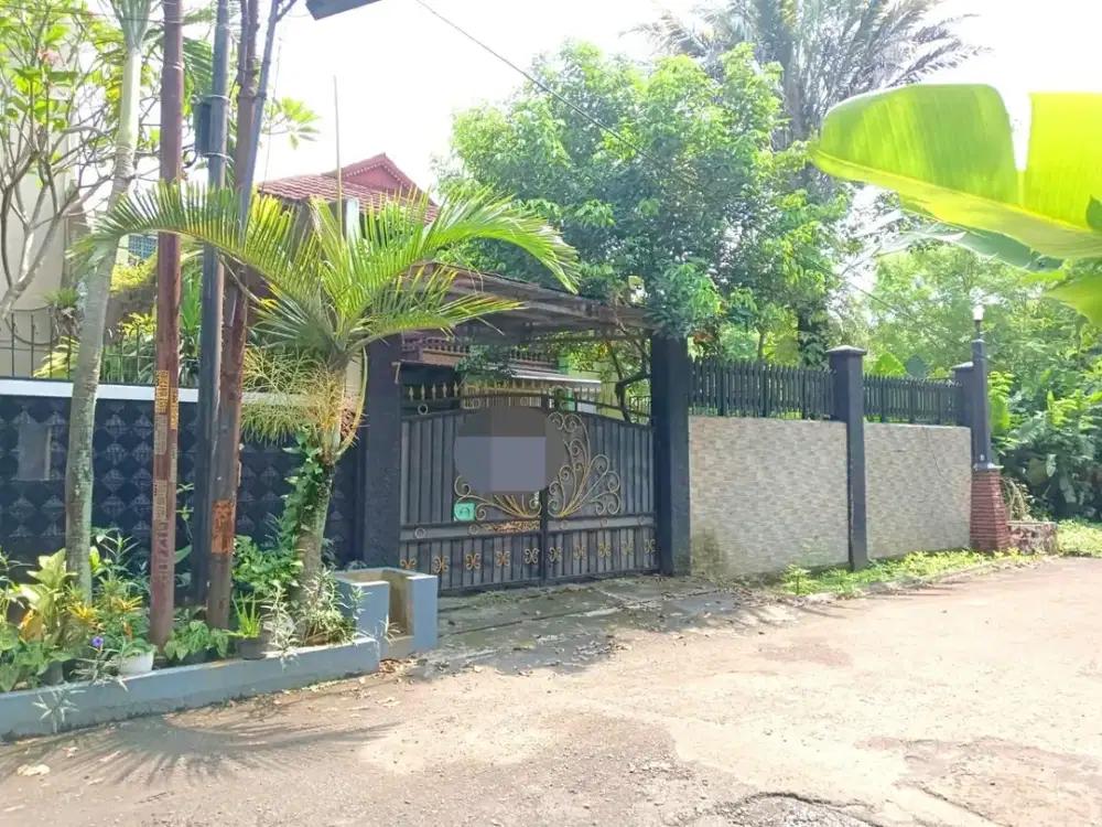 Rumah Modern Tropical Di Perumahan Dekat Pintu Tol Cibubur Jakarta