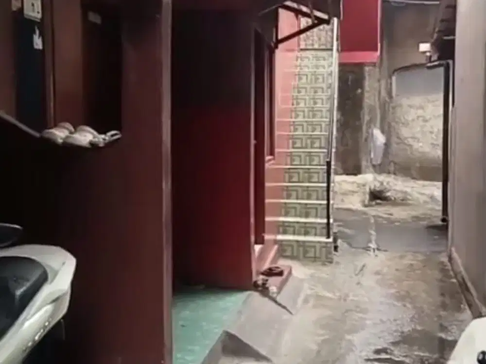 Rumah dan Kontrakan 6 Pintu Dijual Kelapa Gading