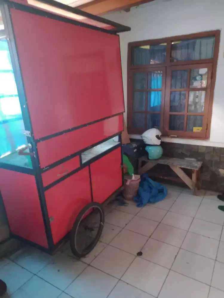 Gerobak goreng serba guna dijual murah.