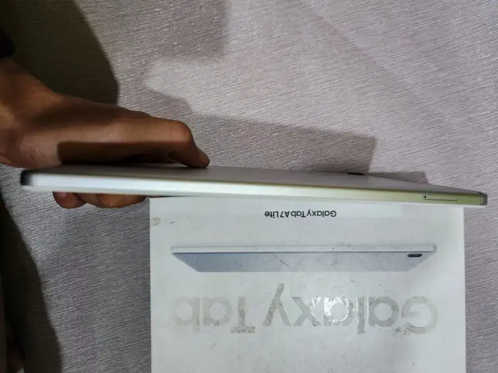 Galaxy tab a7 lite 3/32
Hp+dus
Lecet pemekaian