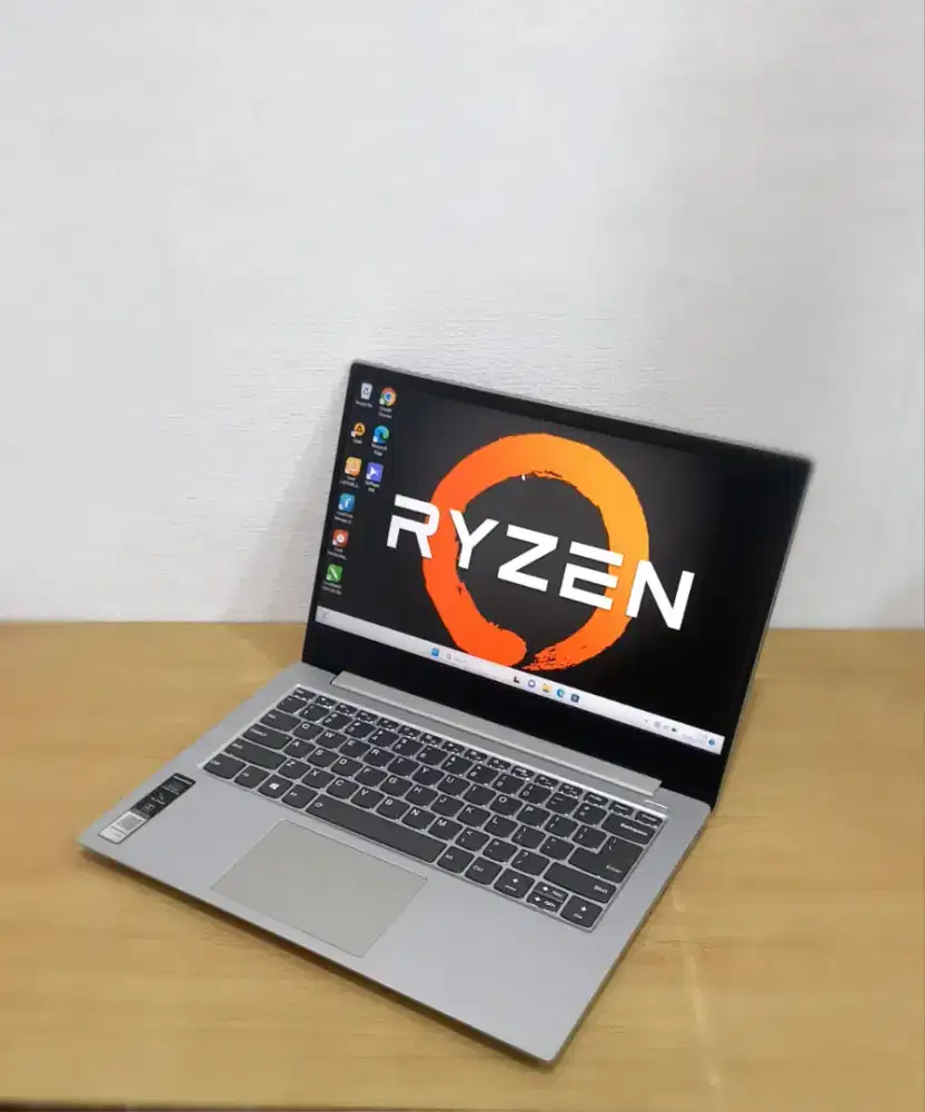 Lenovo S340 RYZEN 5