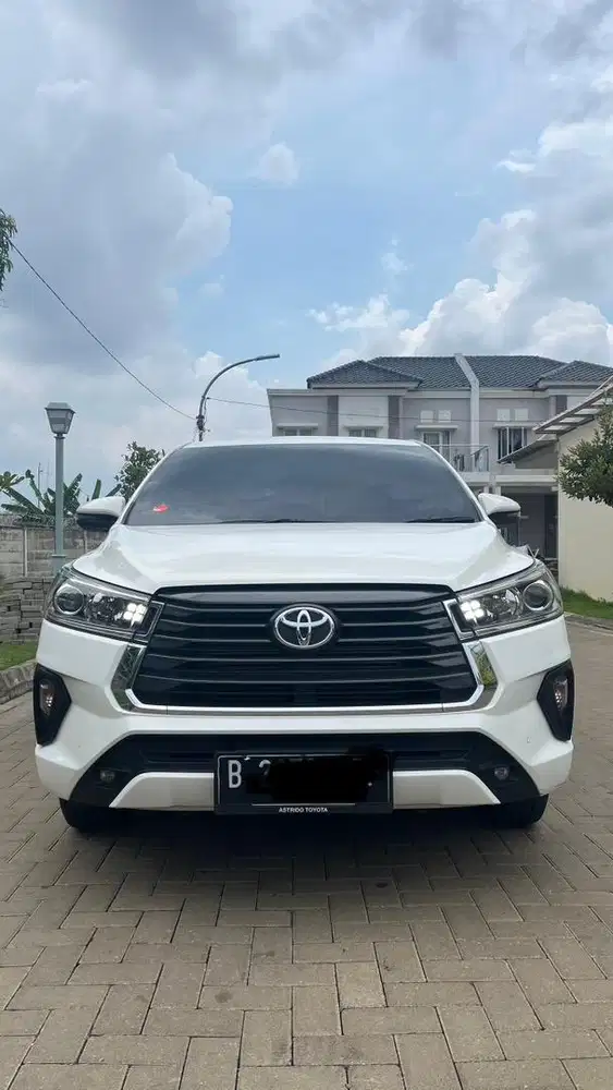 Innova V Diesel 2021 (Low Kilometer)
