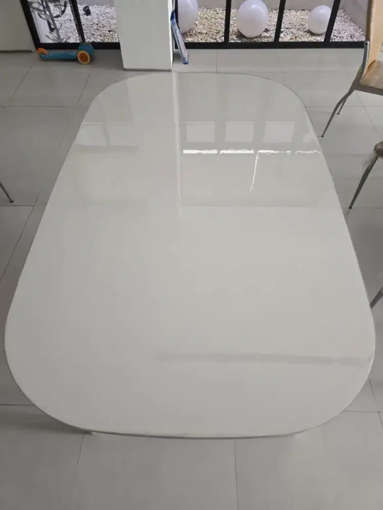 Meja makan ikea kuat kokoh bersih