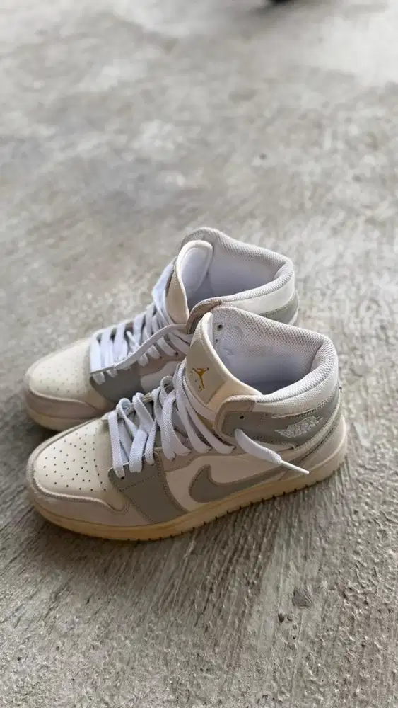 Sepatu sneakerswanita premium nike air jordan 1 high grey white paris