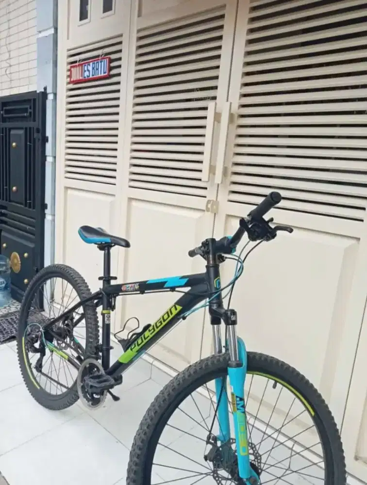 Sepeda gunung MTB Polygon thunder five size 26 like new