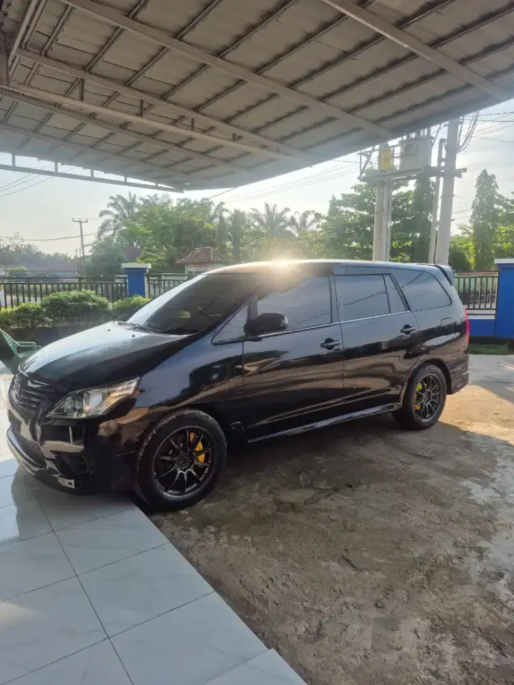 Di jual kijang innova diesel matic