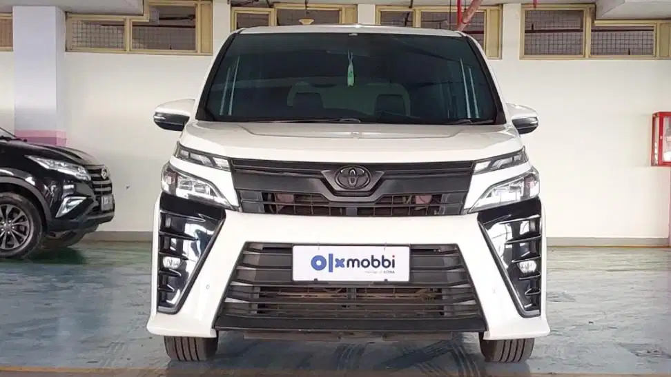 TDP 13JT Toyota Voxy 2.0 Bensin-AT Putih 2019