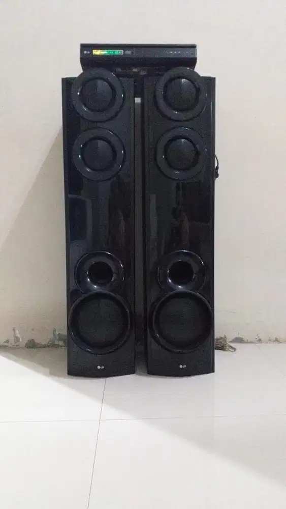 home teater LG suara bagus body mulus