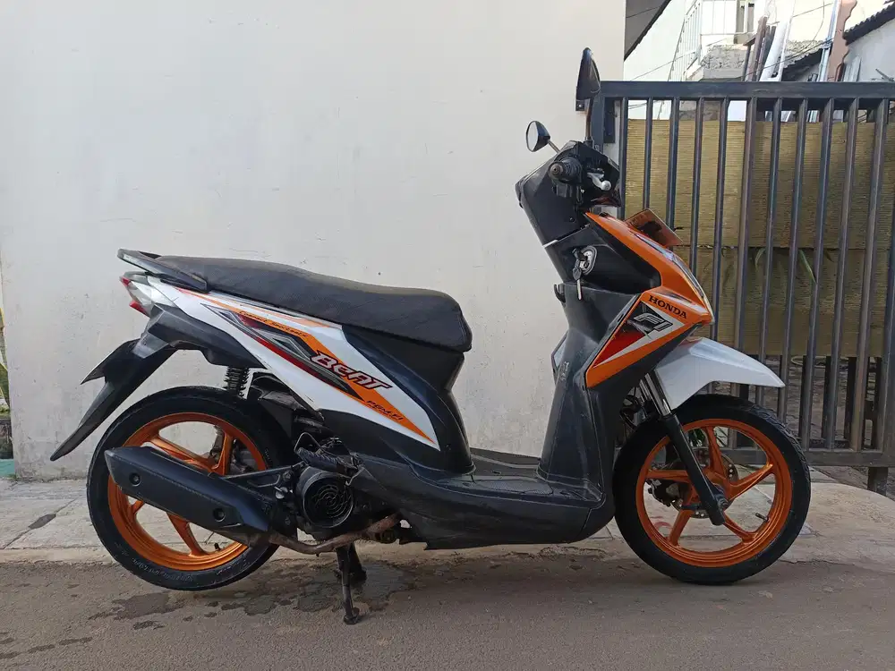 HONDA Beat fi 2014 lengkap bagus