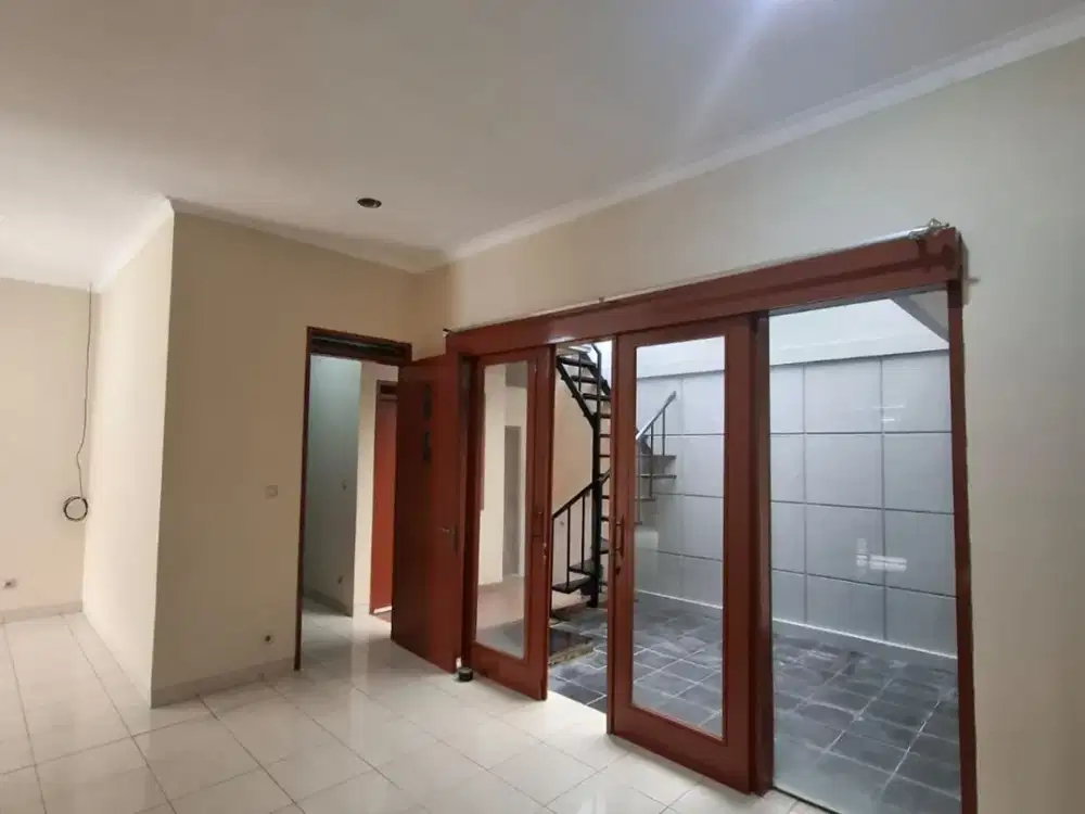 Rumah Unit Langka Siap Huni di Singgasana Pradana