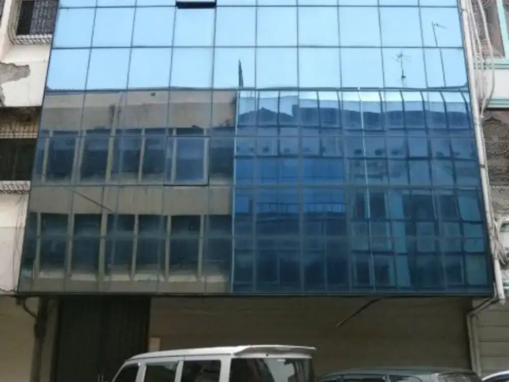 Di Jual Lelang Ruko 3 Lantai di Kompleks Ruko Maya Indah Jalan Kramat Raya Jakarta Pusat