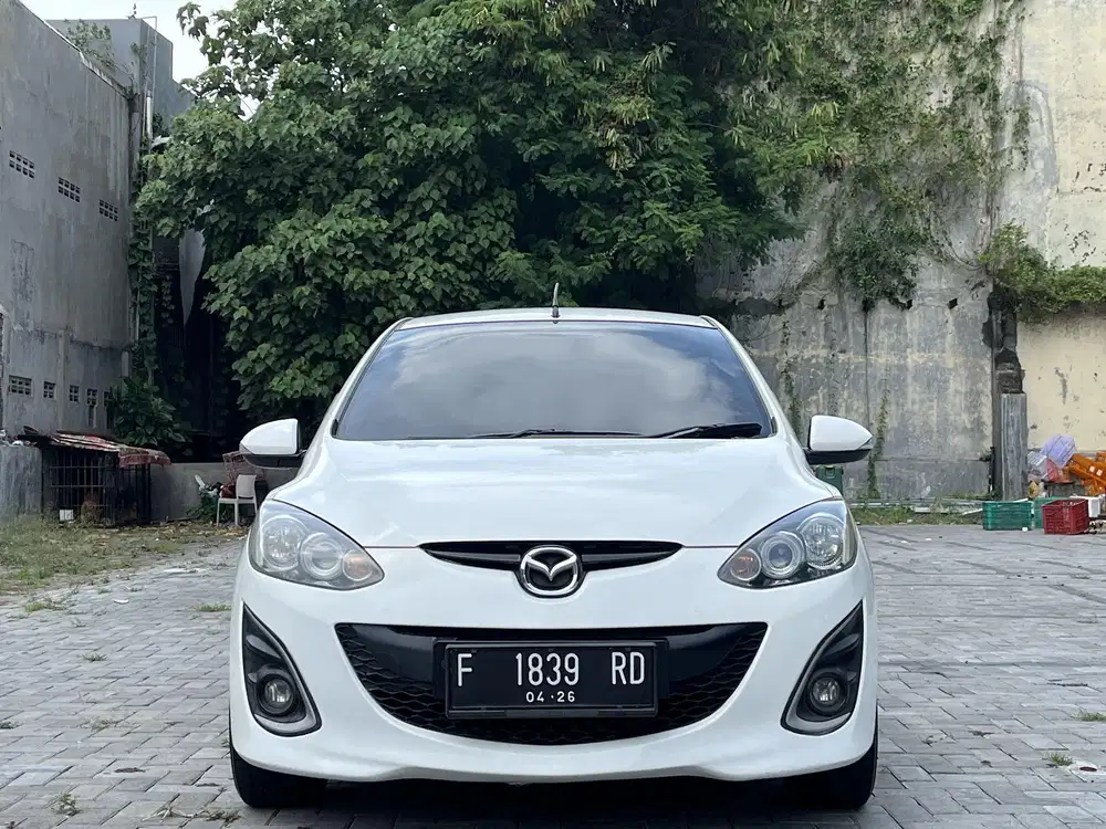DP 9 JT Mazda 2 R Matic AT Hatchback