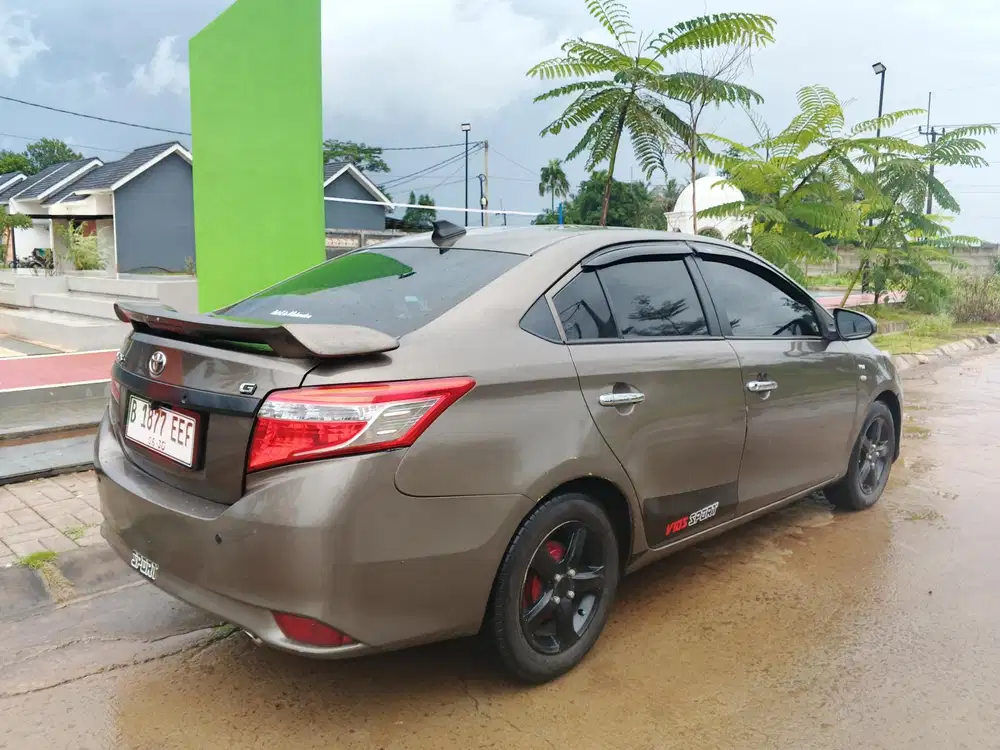 Toyota Limo 2014 Bensin