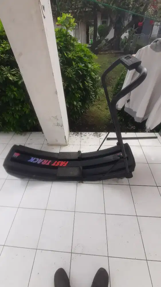 Treadmil Fastrack alat olahraga