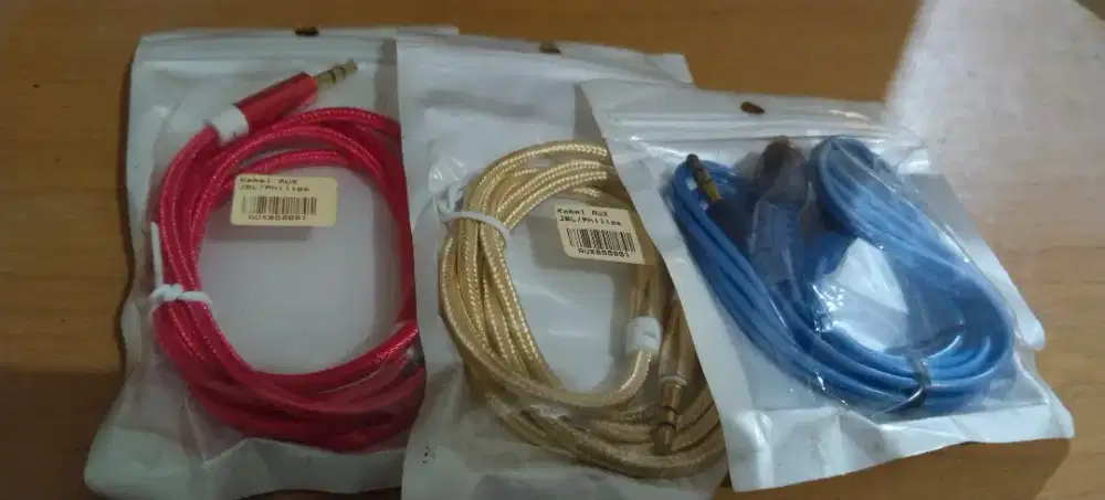 KABEL AUX JBL DAN KABEL AUDIO MINI