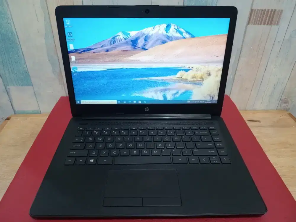 HP 14-cm0xxx

AMD E2-9000e RADEON R2 1.5GHz  
Ram 4 Ssd 256