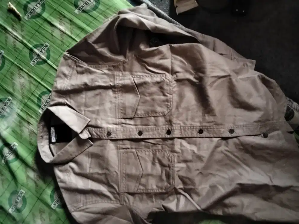 Kemeja cardinal ukuran m