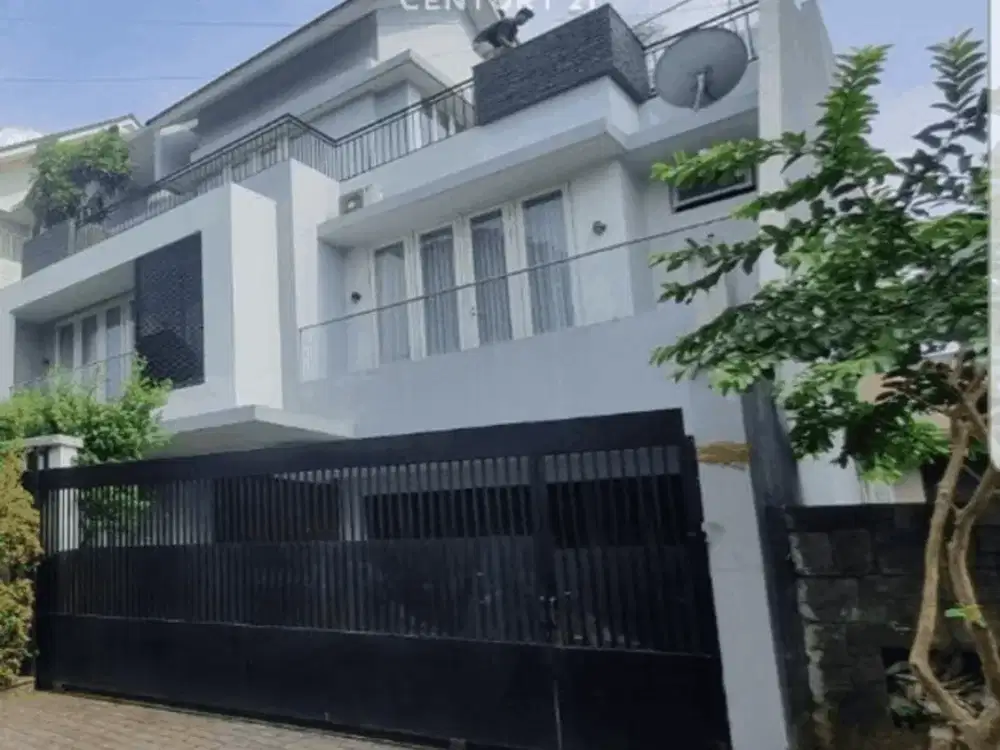 Disewakan Rumah 3 Lantai Furnished Di Pondok Indah