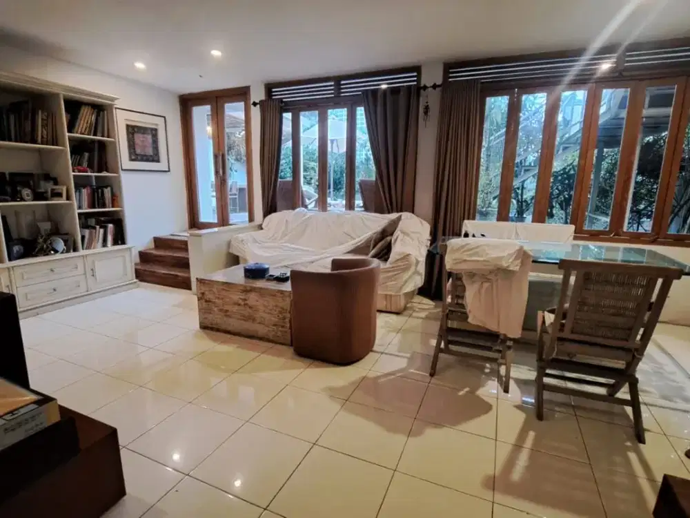 A136 Jual BU Rumah Villa Bagus Banget di Dago Bandung Seberang SwissBell