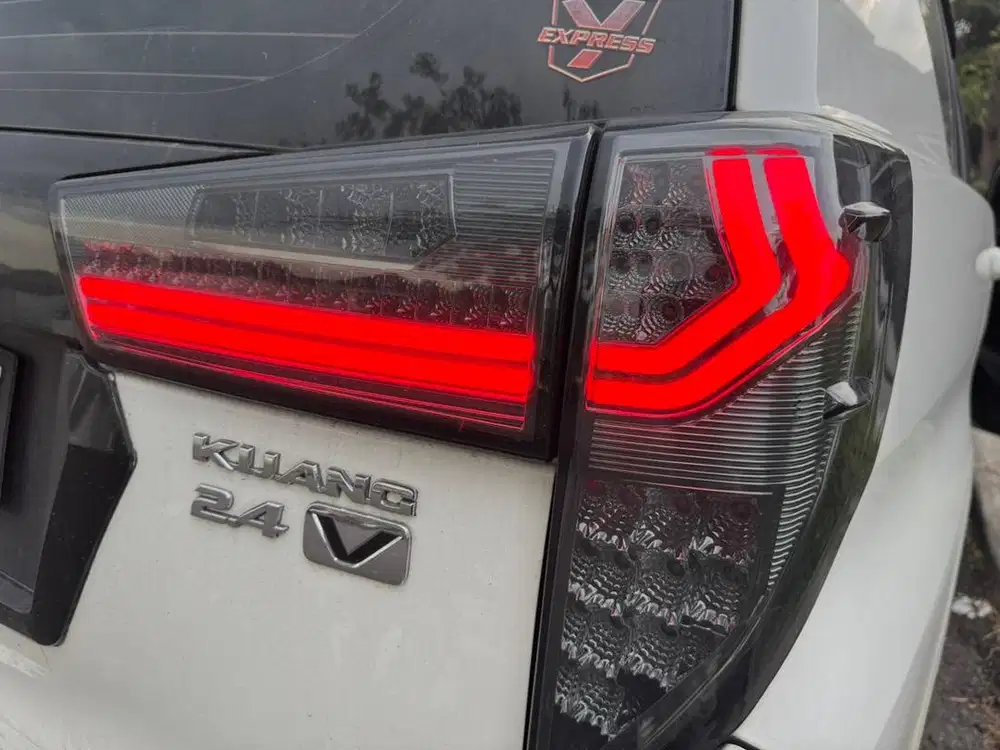 Stoplamp innova reborn lexus style