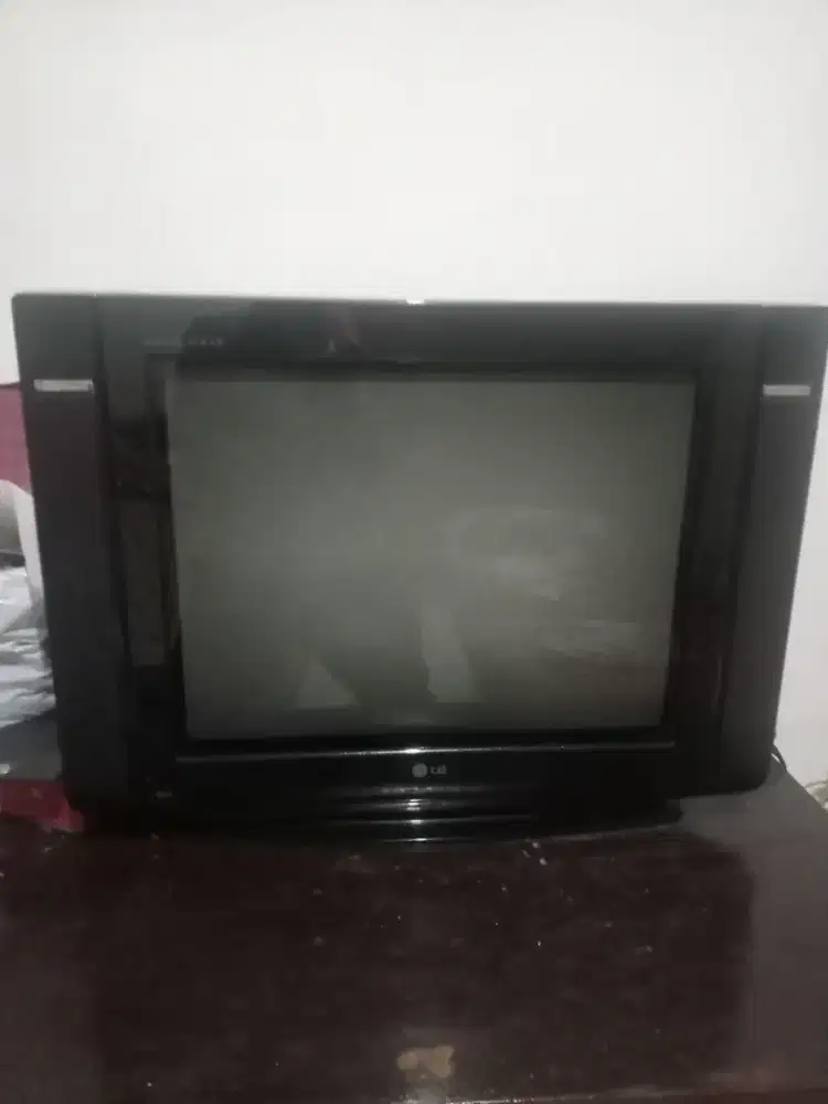 TV tabung merk LG Black Pearl 21inch