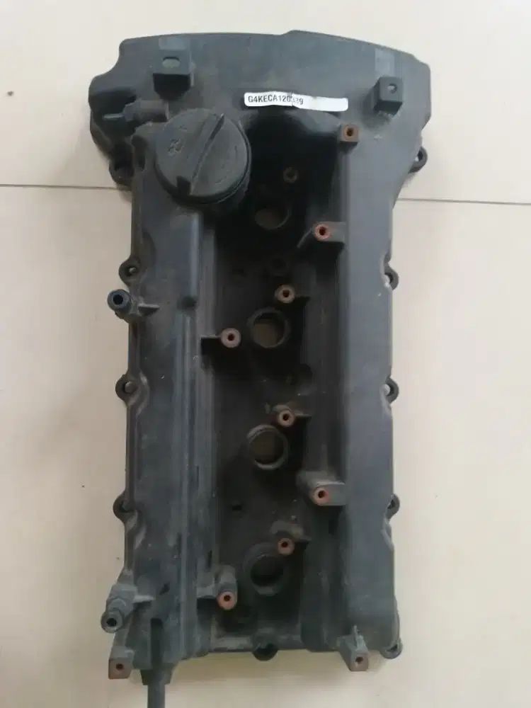 Hyundai Sonata 2012 valve cover engine (atas)